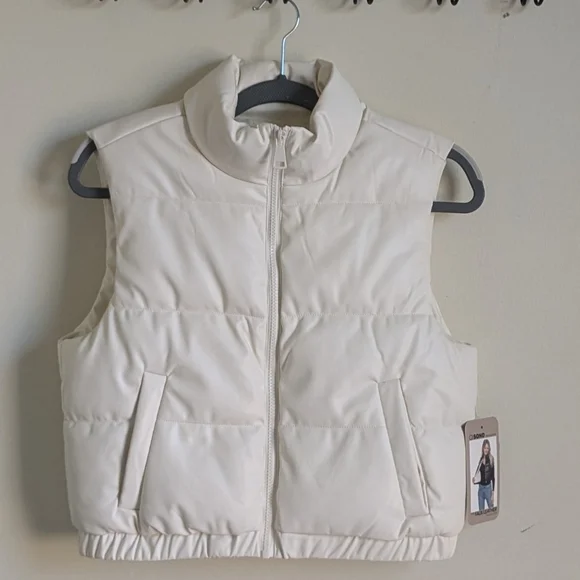 ❄️ Winter Ci Sono white vest! NWT ❄️ - Picture 2 of 3